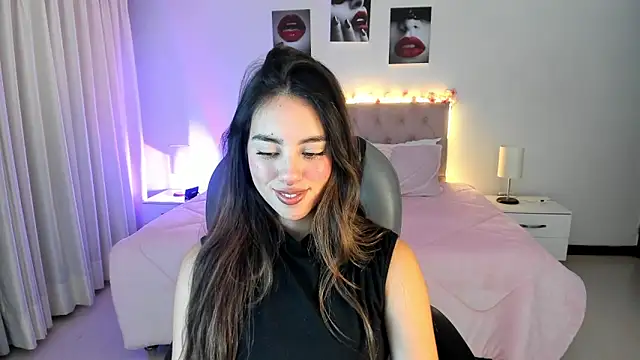 Snapshot of _Charlotte_evans_1 chatting on 11-08-25, 12:22 Charlotte evans 1 online show from 11-08-25, 12:22