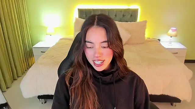 Snapshot of _Charlotte_evans_1 chatting on 11-12-25, 12:22 Charlotte evans 1 online show from 11-12-25, 12:22