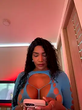 Snapshot of Jessie-pradoo chatting on 11-03-25, 08:21 Jessie-pradoo online show from 11-03-25, 08:21