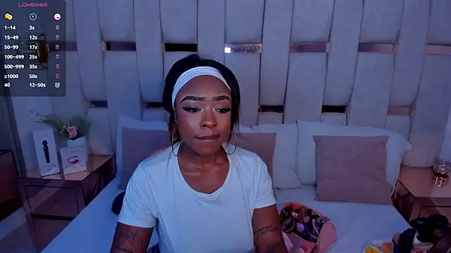 mia schwarz online show from 09-29-25, 12:21