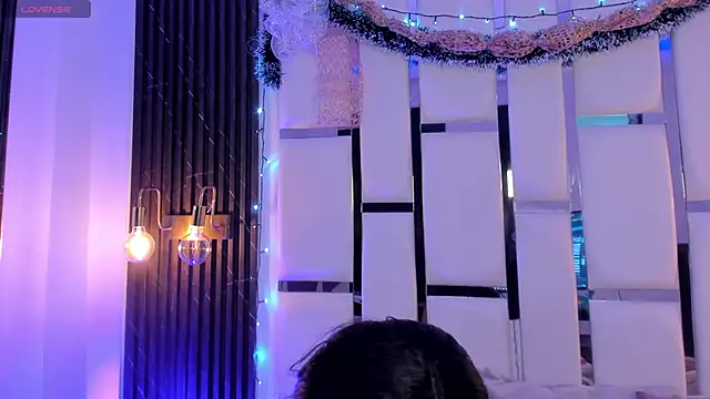 Snapshot of mia_schwarz chatting on 12-18-25, 09:32 mia schwarz online show from 12-18-25, 09:32