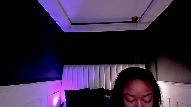 mia schwarz online show from 04-24-26, 11:34