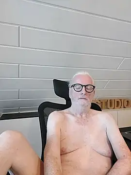 Greyhound70 online show from 11-12-25, 10:04