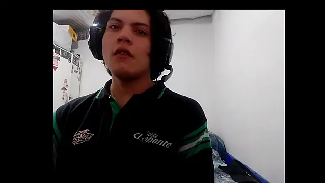 Snapshot of Xtrem3HARDxxx chatting on 09-09-25, 10:04 Xtrem3HARDxxx online show from 09-09-25, 10:04