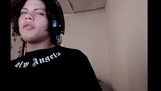 Snapshot of Xtrem3HARDxxx chatting on 11-18-25, 03:45 Xtrem3HARDxxx online show from 11-18-25, 03:45