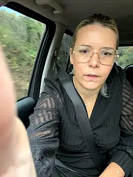 Snapshot of EmyLana chatting on 10-23-25, 08:24 EmyLana online show from 10-23-25, 08:24