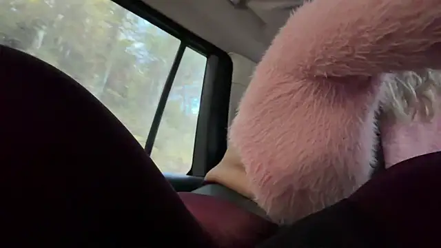 Snapshot of EmyLana chatting on 10-24-25, 06:54 EmyLana online show from 10-24-25, 06:54