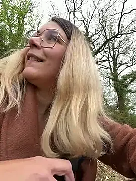 EmyLana online show from 04-12-26, 07:57