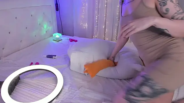 Natural pussy online show from 03-07-25, 08:22