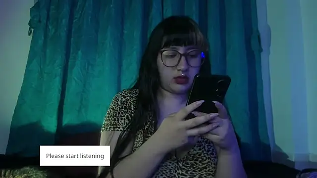 larissa01  online show from 12-16-25, 12:04