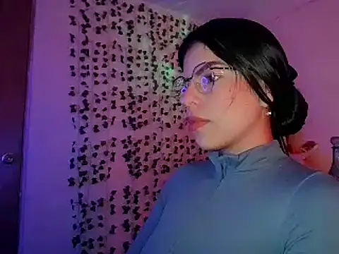 Snapshot of Adararose1 chatting on 12-16-24, 04:05 Adararose1 online show from 12-16-24, 04:05