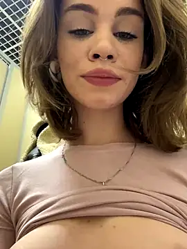 Snapshot of Street_young chatting on 12-04-24, 12:25 Street young online show from 12-04-24, 12:25