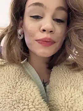 Snapshot of Street_young chatting on 12-13-24, 04:49 Street young online show from 12-13-24, 04:49