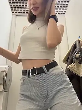 Snapshot of Street_young chatting on 01-26-25, 02:41 Street young online show from 01-26-25, 02:41