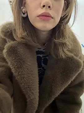 Snapshot of Street_young chatting on 02-19-25, 12:44 Street young online show from 02-19-25, 12:44