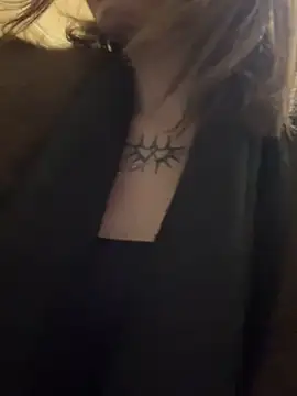 Snapshot of Street_young chatting on 02-21-25, 03:21 Street young online show from 02-21-25, 03:21