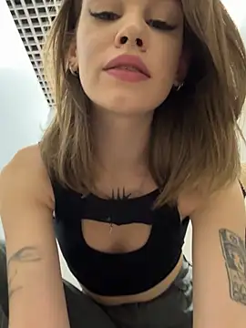 Snapshot of Street_young chatting on 03-07-25, 01:51 Street young online show from 03-07-25, 01:51