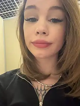 Snapshot of Street_young chatting on 03-22-25, 12:57 Street young online show from 03-22-25, 12:57