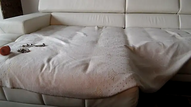 Snapshot of sexyLolia11 chatting on 10-23-25, 02:27 sexyLolia11 online show from 10-23-25, 02:27