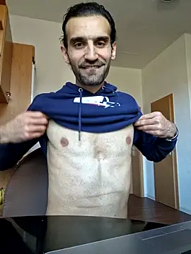 Snapshot of Sammoon chatting on 03-18-25, 10:03 Sammoon online show from 03-18-25, 10:03