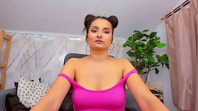 Snapshot of JennaPrice chatting on 01-10-25, 03:37 JennaPrice online show from 01-10-25, 03:37