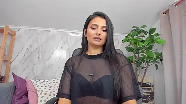 Snapshot of JennaPrice chatting on 10-13-25, 02:39 JennaPrice online show from 10-13-25, 02:39