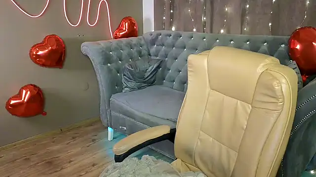 GloriNichols online show from 02-11-25, 01:51