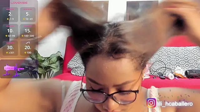 Snapshot of Lilithcaballero chatting on 02-14-25, 11:31 Lilithcaballero online show from 02-14-25, 11:31