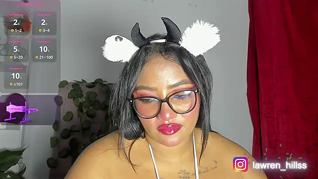 Snapshot of Lilithcaballero chatting on 10-26-25, 02:28 Lilithcaballero online show from 10-26-25, 02:28