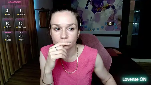 Snapshot of AriaGray chatting on 06-19-26, 02:27 AriaGray online show from 06-19-26, 02:27