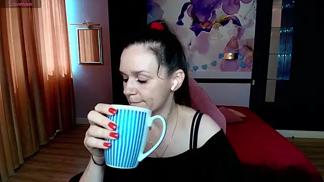 Snapshot of AriaGray chatting on 07-11-26, 12:30 AriaGray online show from 07-11-26, 12:30