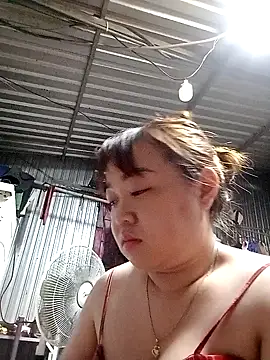 Snapshot of VyOanh2K chatting on 02-06-25, 12:59 VyOanh2K online show from 02-06-25, 12:59