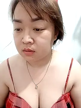 Snapshot of VyOanh2K chatting on 02-06-25, 04:03 VyOanh2K online show from 02-06-25, 04:03