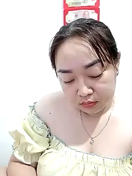 Snapshot of VyOanh2K chatting on 02-08-25, 01:54 VyOanh2K online show from 02-08-25, 01:54