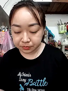Snapshot of VyOanh2K chatting on 02-10-25, 04:30 VyOanh2K online show from 02-10-25, 04:30