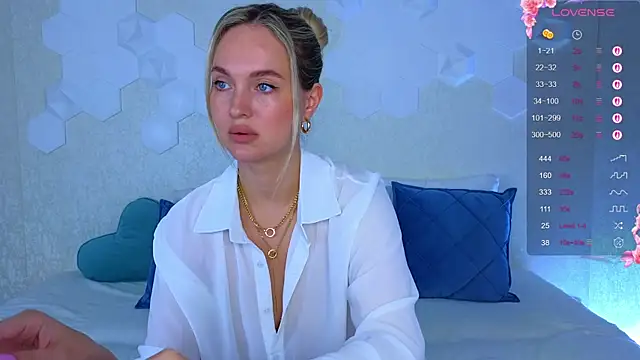 Lynna Sparks online show from 09-11-25, 03:39