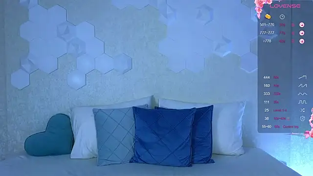 Lynna Sparks online show from 10-20-25, 02:56