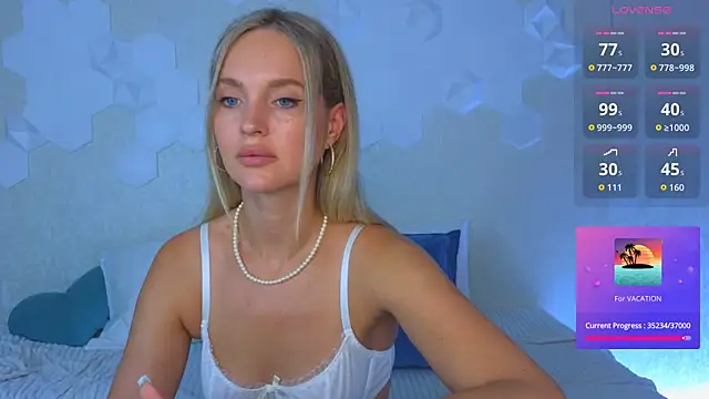 Snapshot of Lynna_Sparks chatting on 08-03-26, 03:49 Lynna Sparks online show from 08-03-26, 03:49