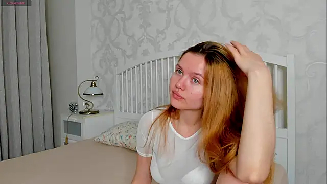 Snapshot of Eva__Lewis chatting on 06-05-26, 06:52 Eva Lewis online show from 06-05-26, 06:52