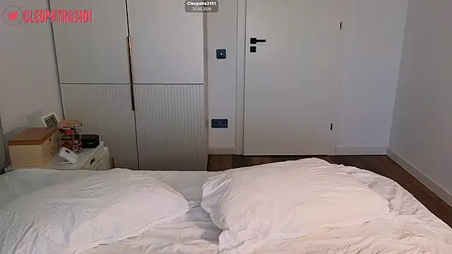 Cleopatra3101 online show from 03-25-26, 06:30