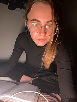 GraceTorrez online show from 12-18-24, 03:22