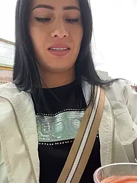 Sara luna  online show from 07-11-26, 03:37