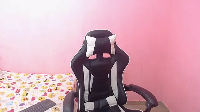 DEMI LEED online show from 02-13-25, 05:33