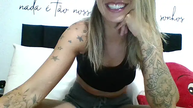 Snapshot of Shy_Runner chatting on 03-07-25, 03:08 Shy Runner online show from 03-07-25, 03:08