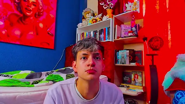 GabyThoms online show from 02-24-25, 05:31