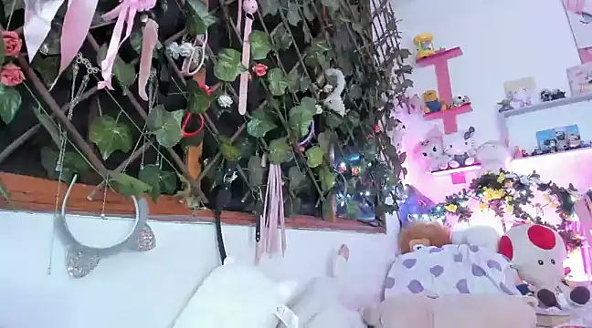 LunaDeCristall online show from 12-04-24, 09:46