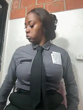 Snapshot of CiaraEbony chatting on 07-17-26, 11:42 CiaraEbony online show from 07-17-26, 11:42