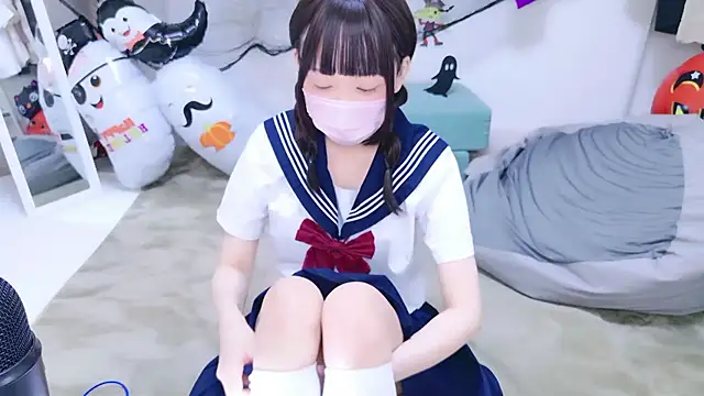 Snapshot of x-naru-x chatting on 10-30-25, 03:35 x-naru-x online show from 10-30-25, 03:35