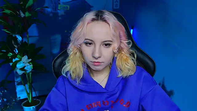 JasmineMilko online show from 02-25-25, 05:08