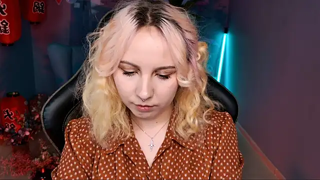 JasmineMilko online show from 03-18-25, 08:14